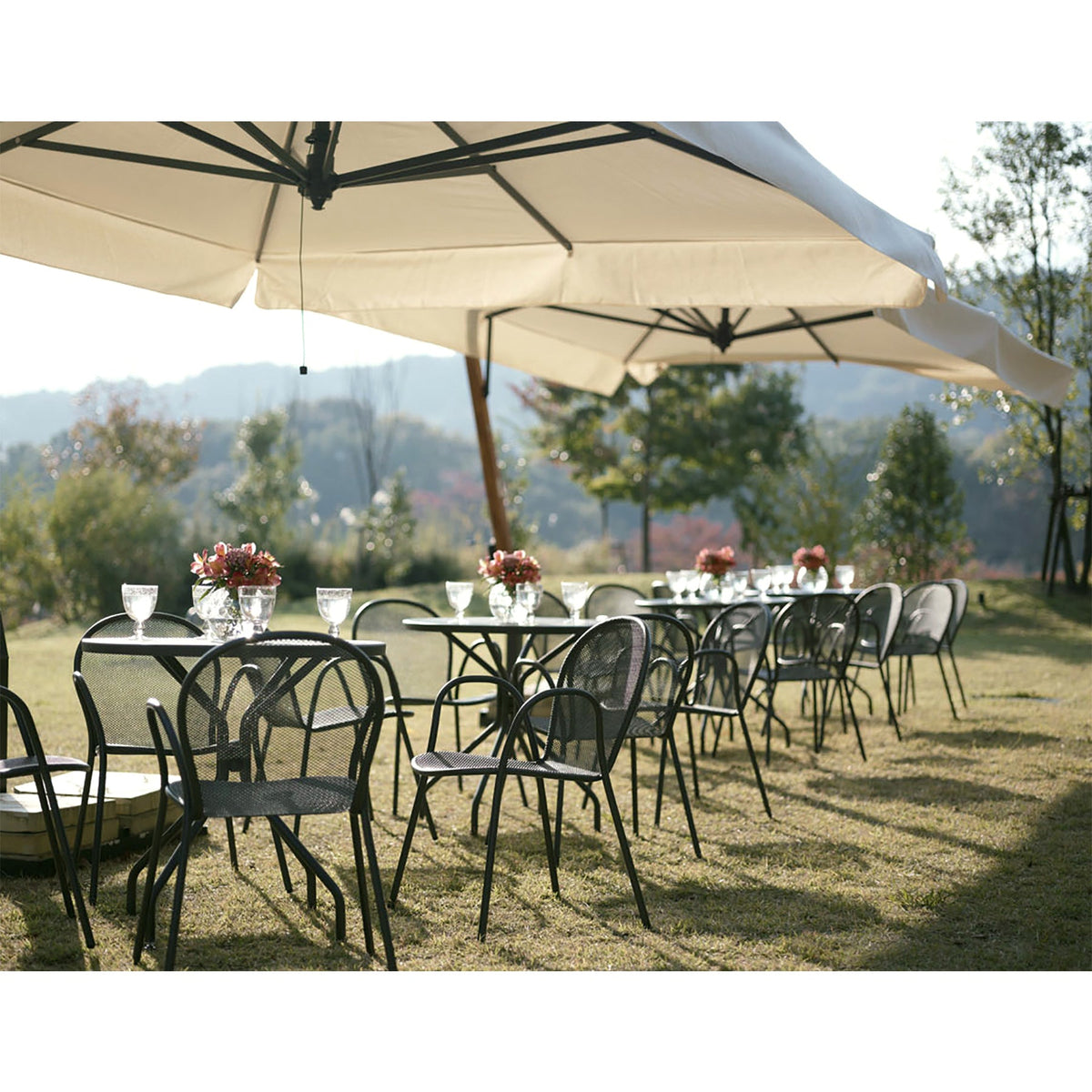 CAMBI ROUND TABLE M