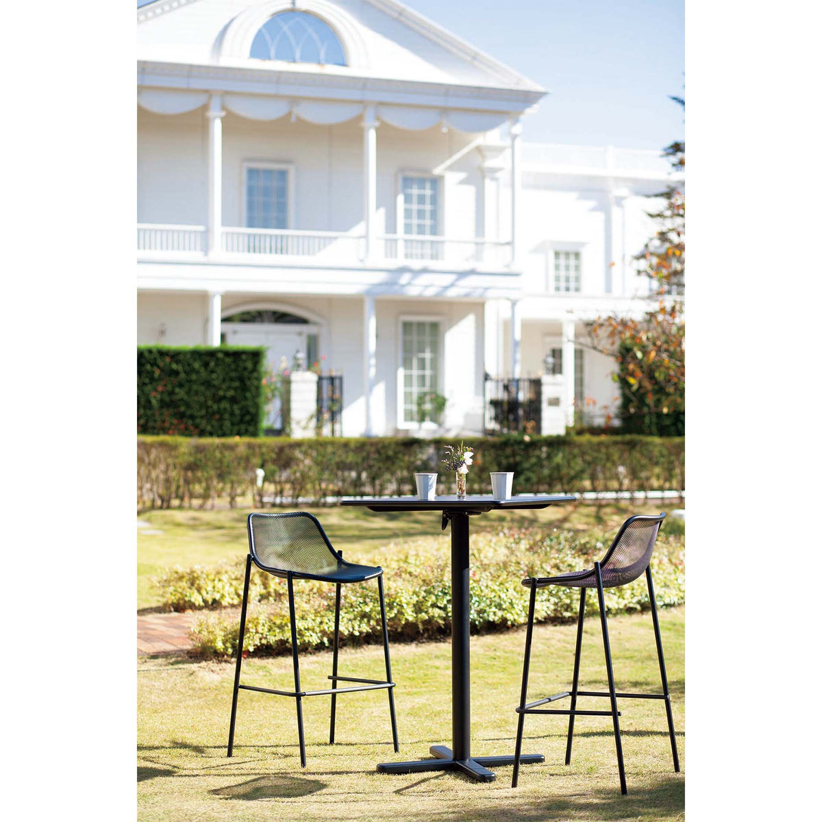 ROUND BAR STOOL