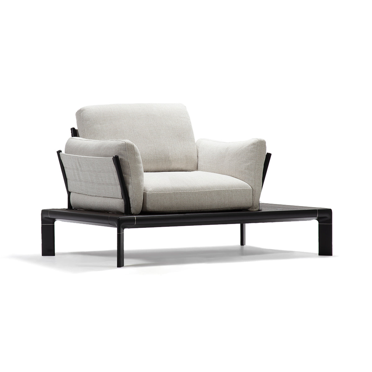 TAMI LOUNGE CHAIR
