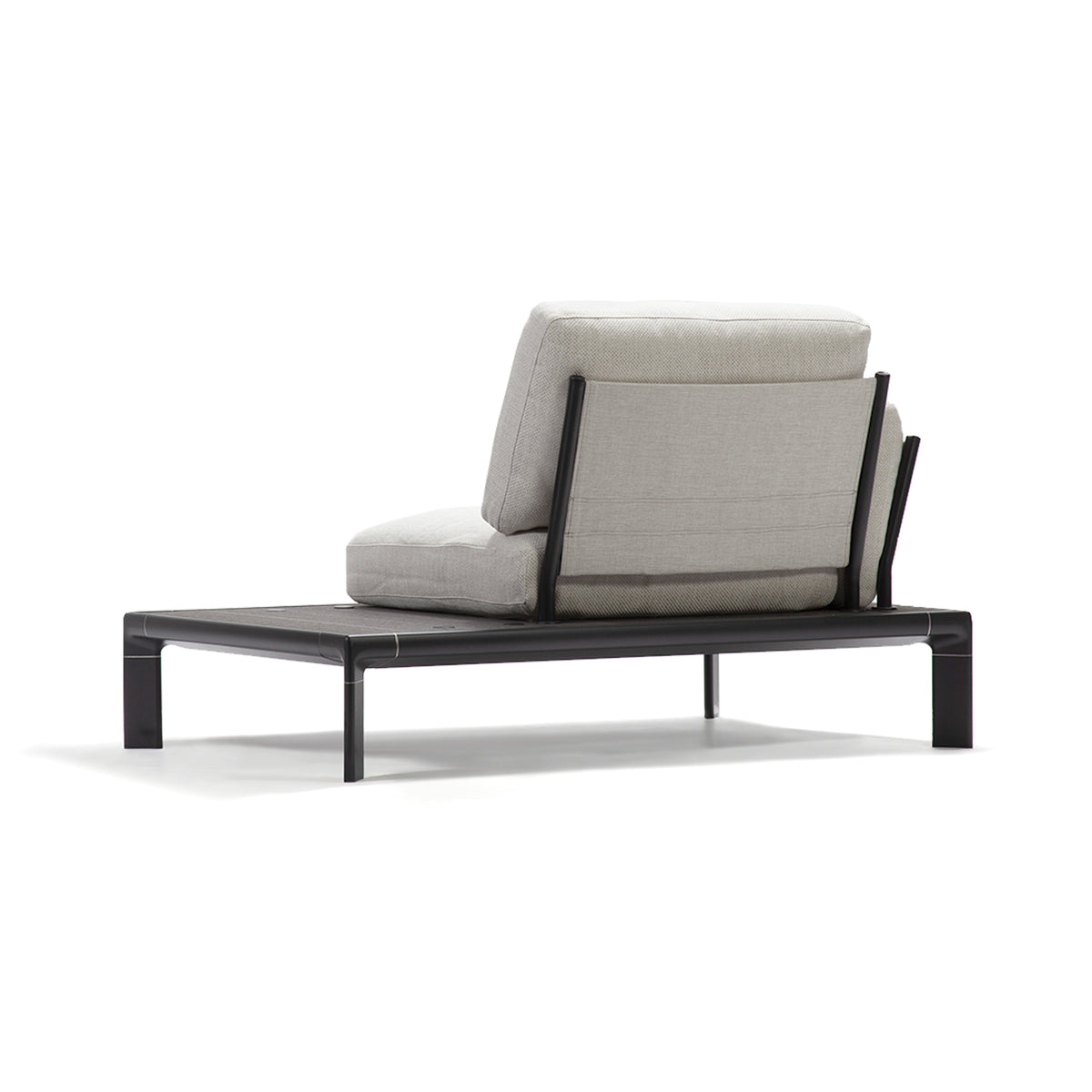 TAMI LOUNGE CHAIR