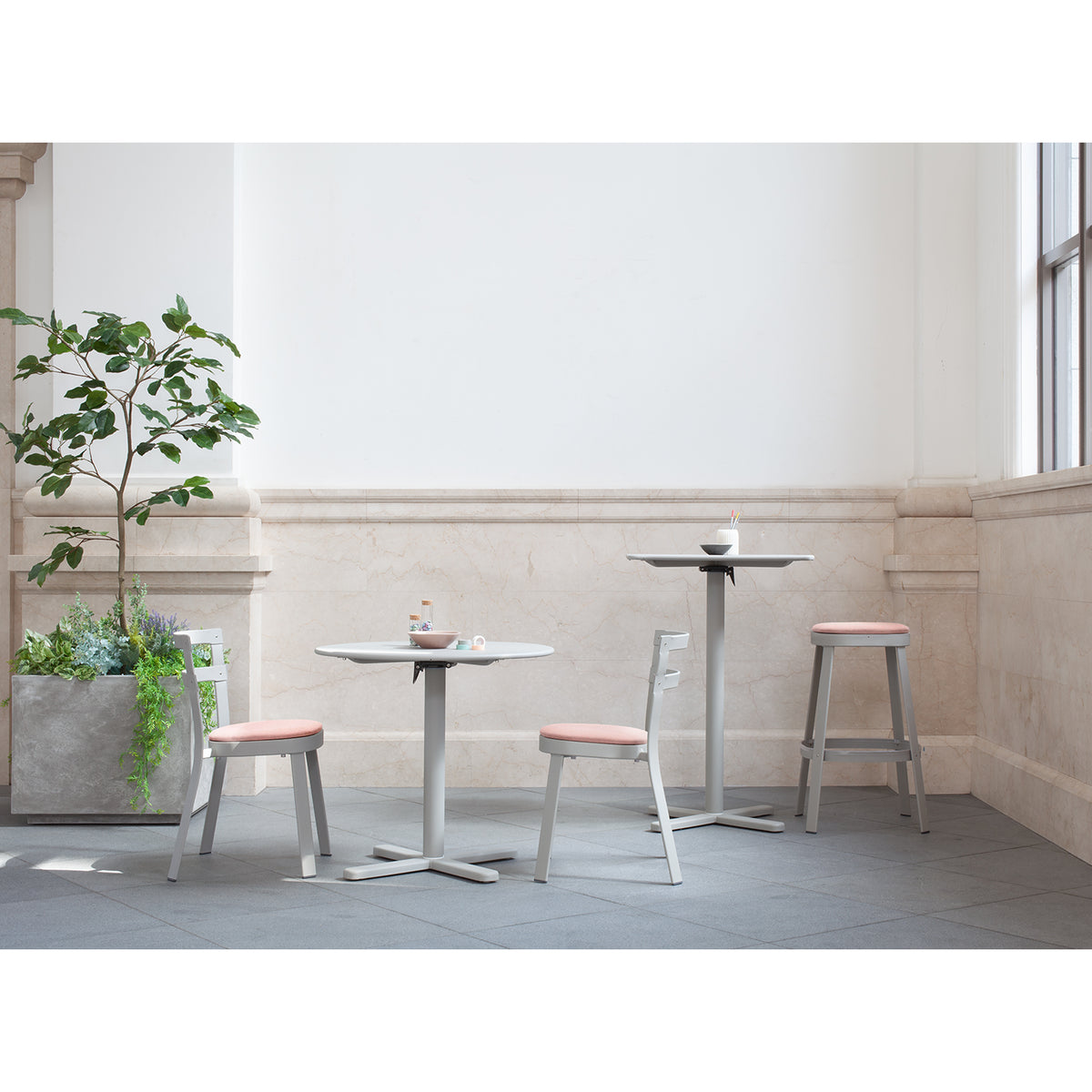 THOR BAR STOOL WITH CUSHION