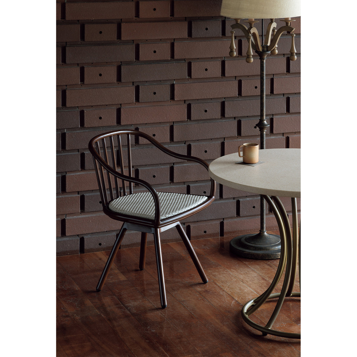 TWENTY FOUR SEVEN ARM CHAIR