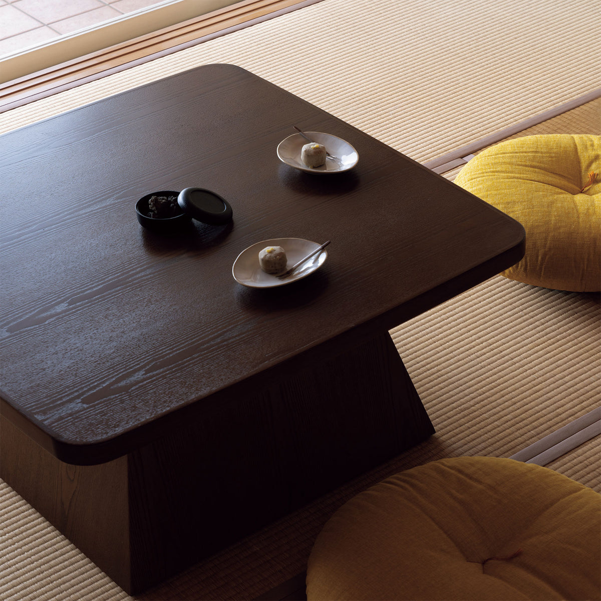 AUVENT LOW TABLE