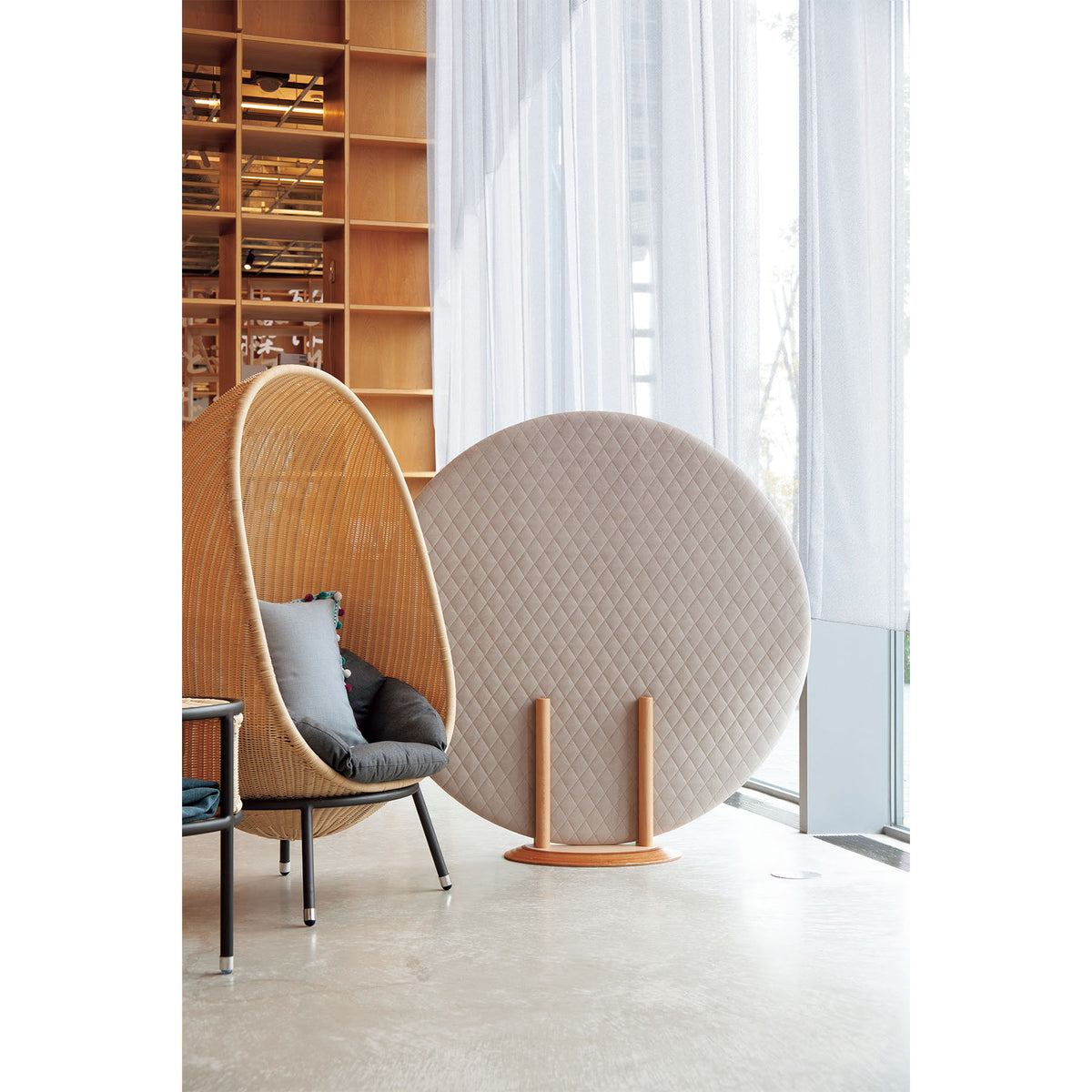 CHOMP HIGHBACK CHAIR