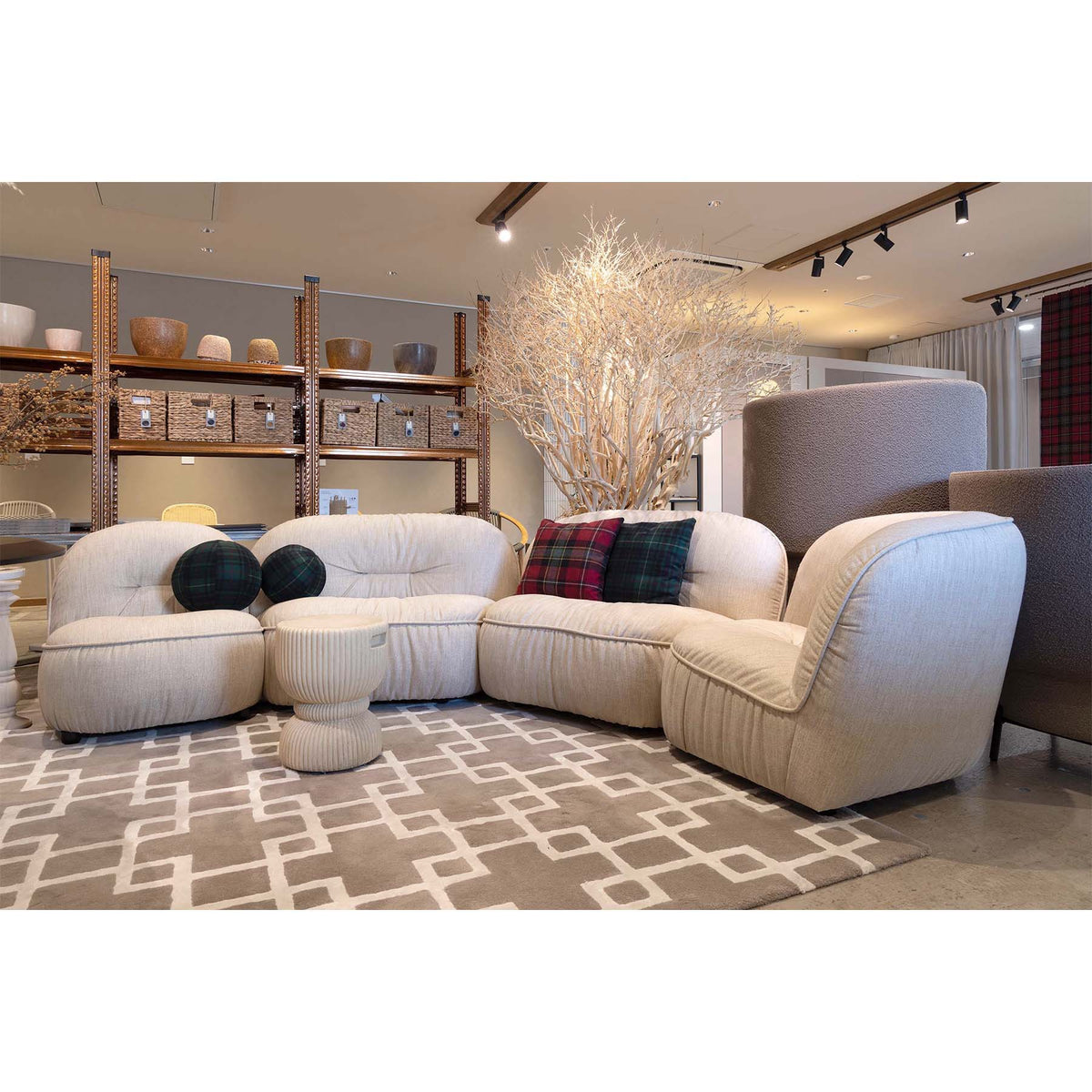 COBBY ARMLESS SOFA