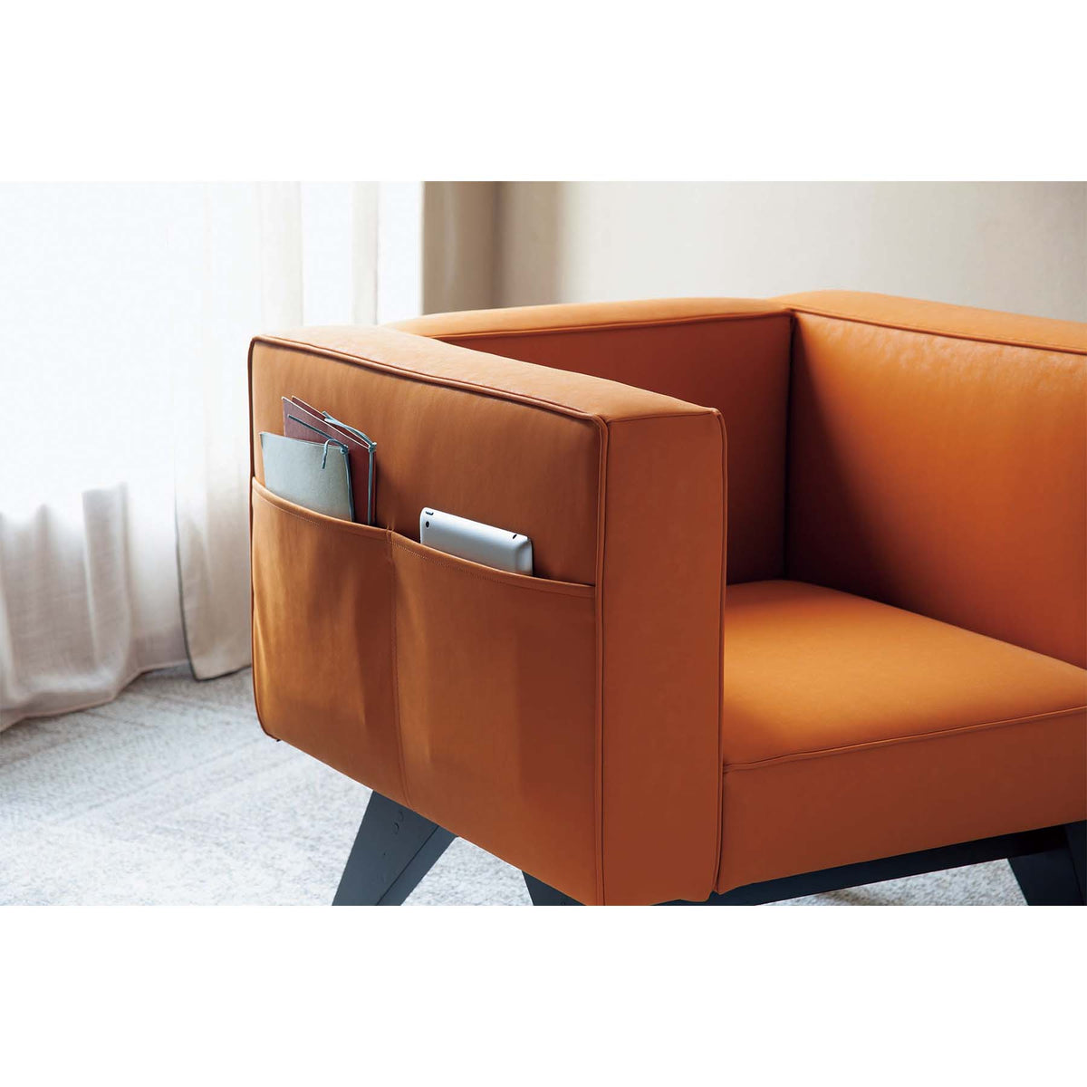DICE LOUNGE CHAIR WITH POCKET