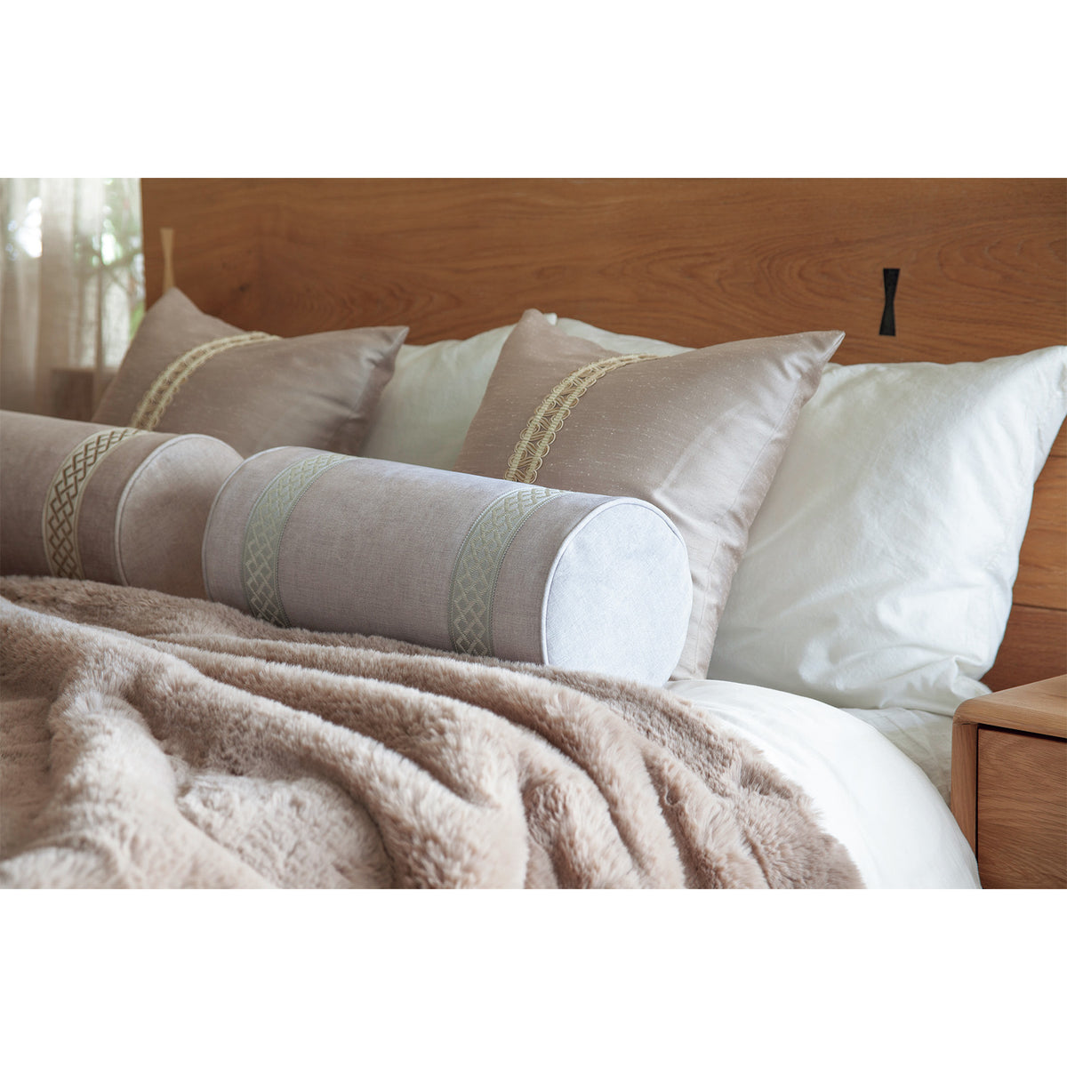 FINALE CUSHION