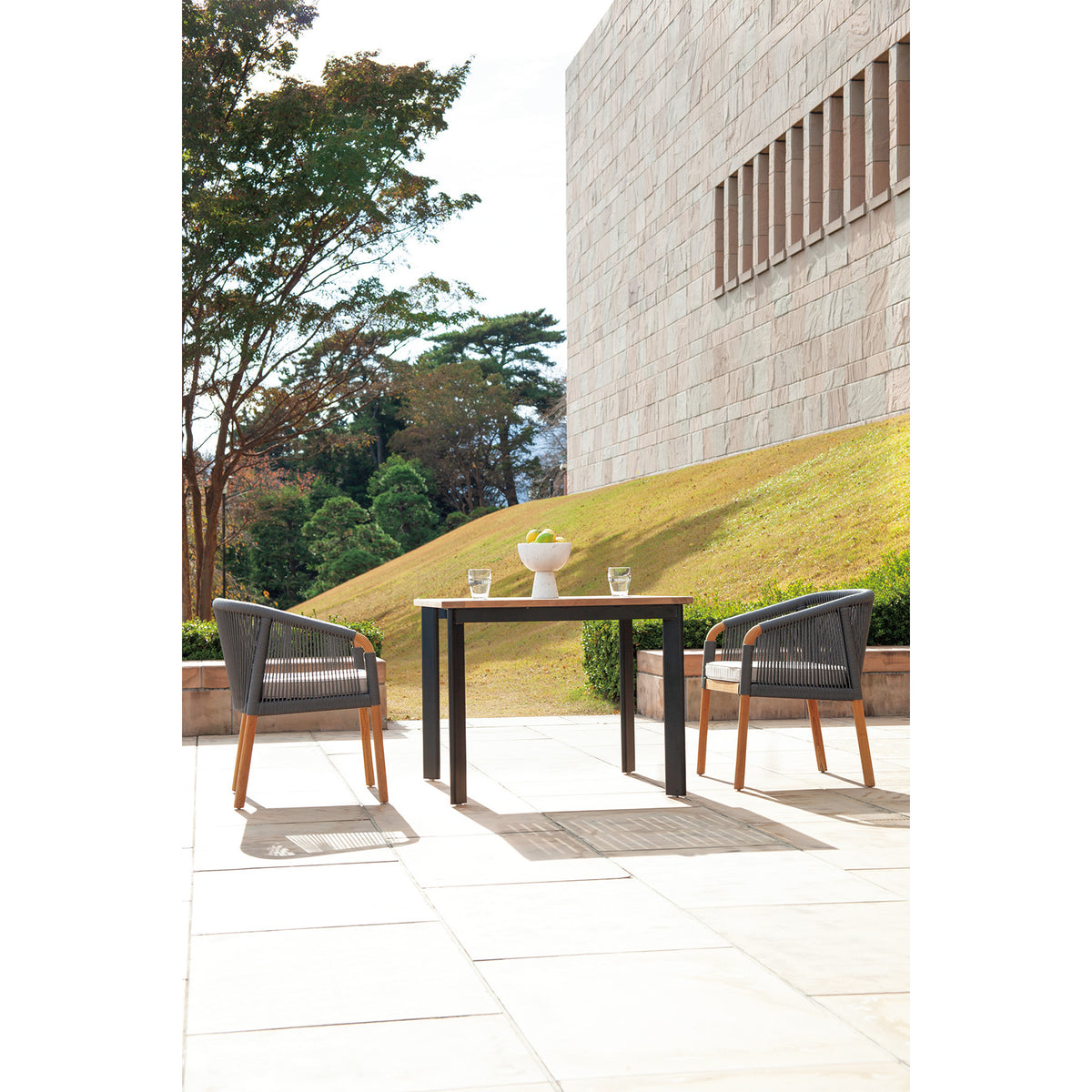 GRANDIS DINING TABLE-TEAK TOP