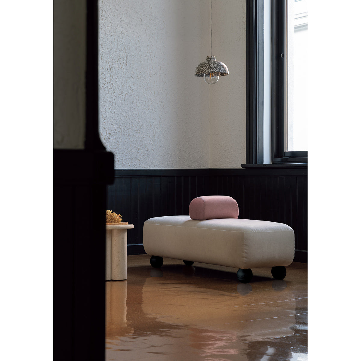 JEM BENCH WITH ARMREST