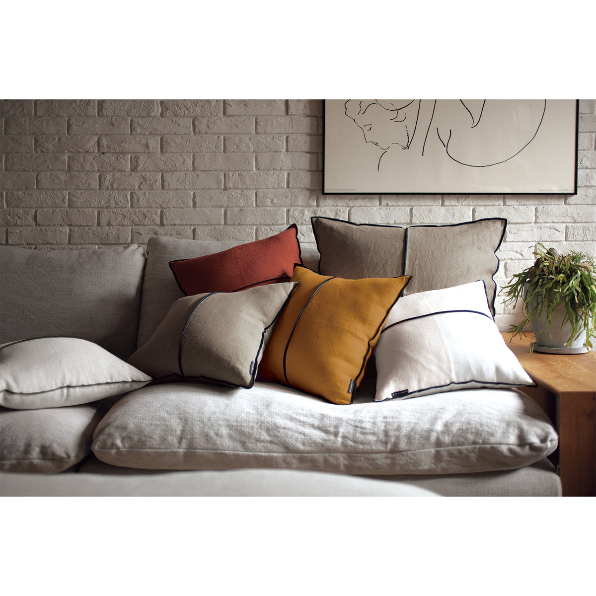LINEN CUSHION L