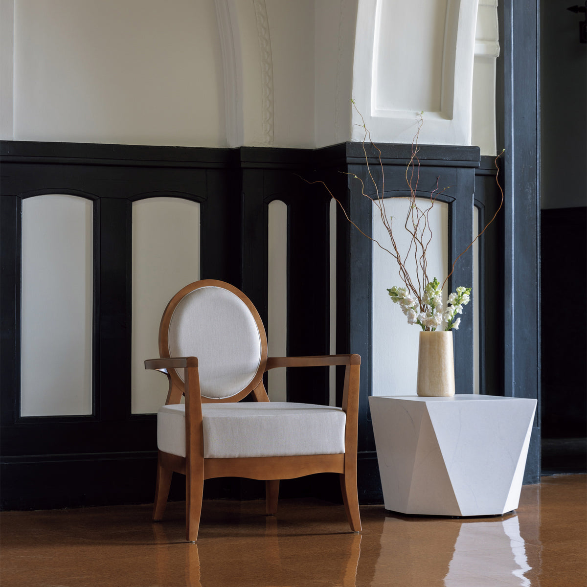 MEDAILLE LOUNGE CHAIR