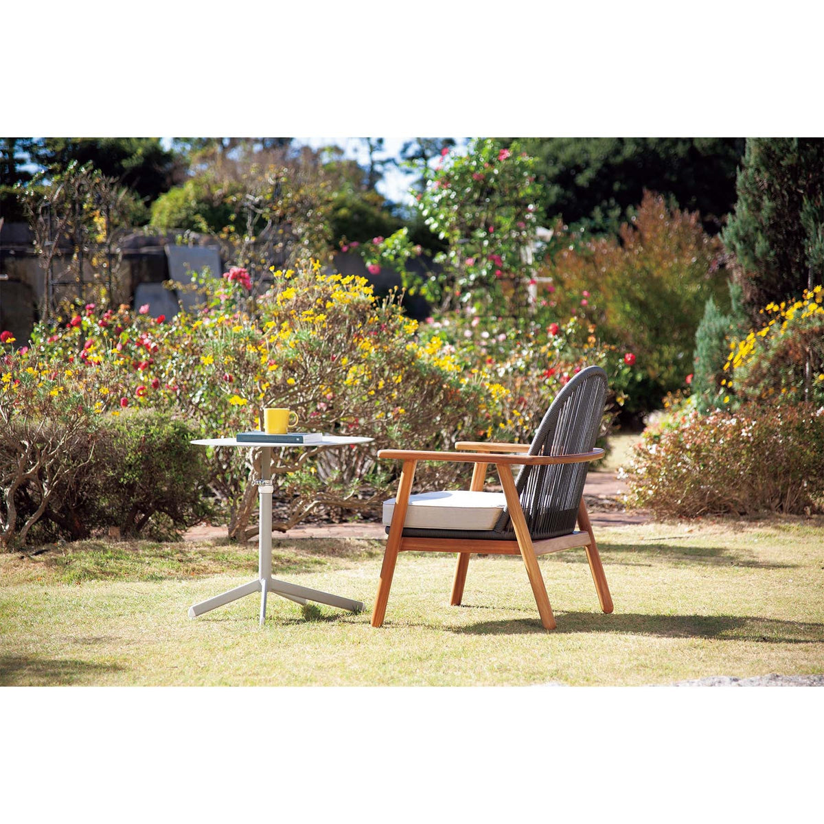 OUD LOUNGE CHAIR