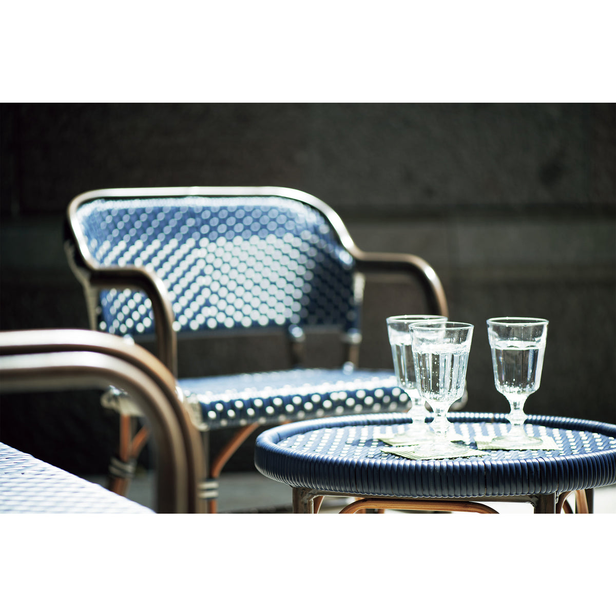 PLUIE BENCH