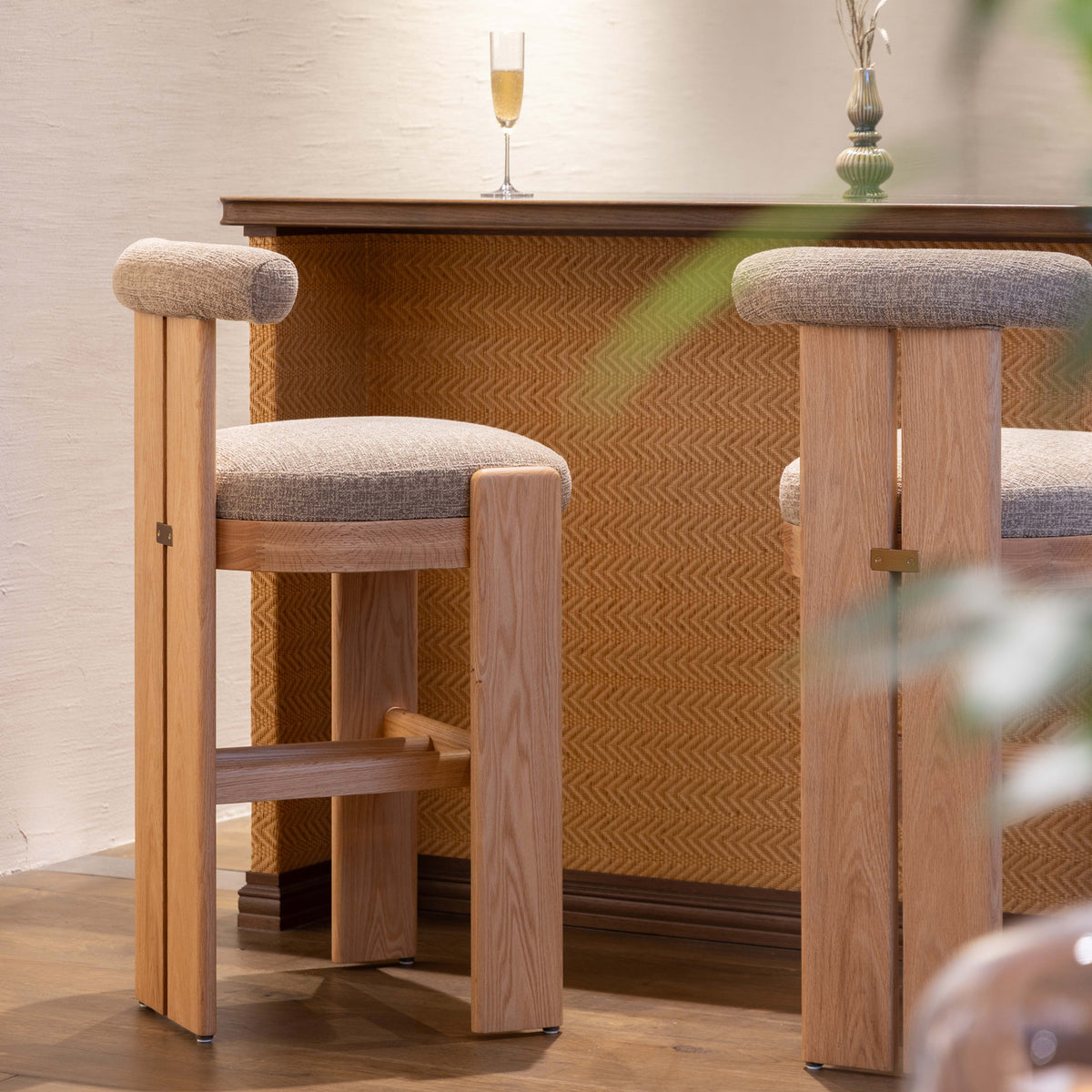 STOAT COUNTER CHAIR