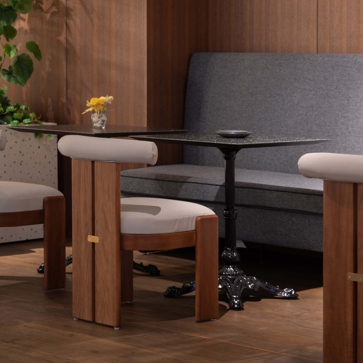 STOAT SIDE CHAIR
