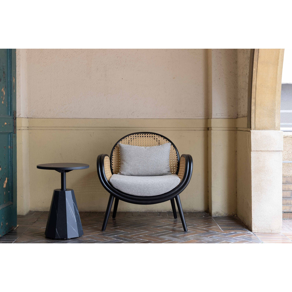 ELWOOD LOUNGE CHAIR