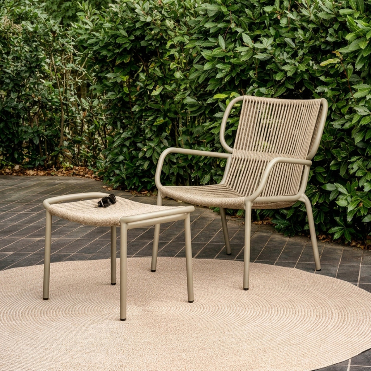 RIBBON LOUNGE CHAIR w/o CU