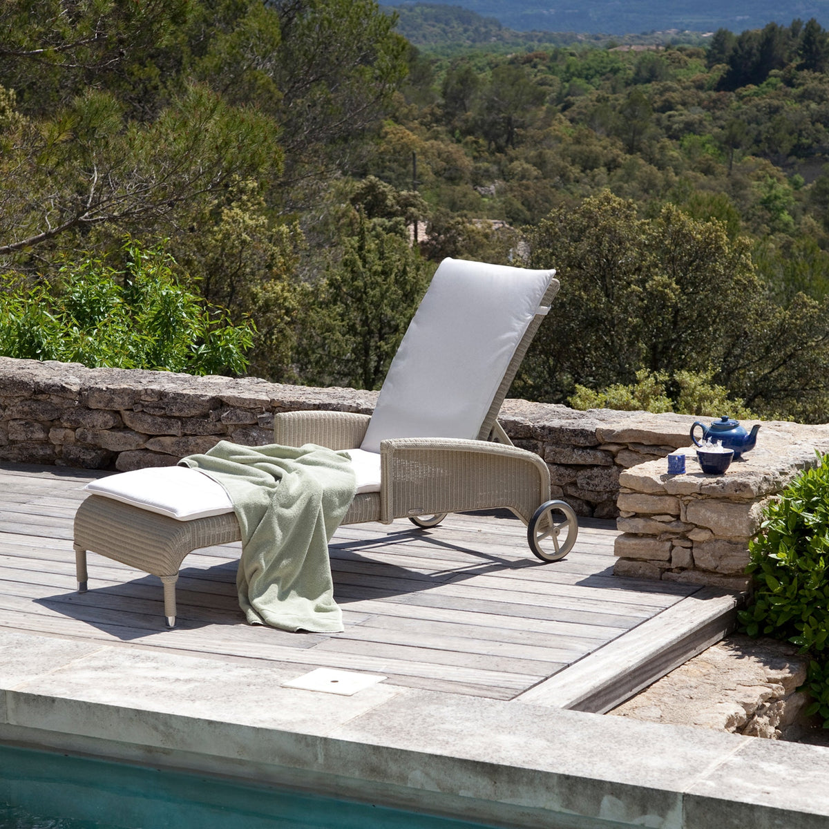 SAFI SUNLOUNGER WITH ARMS