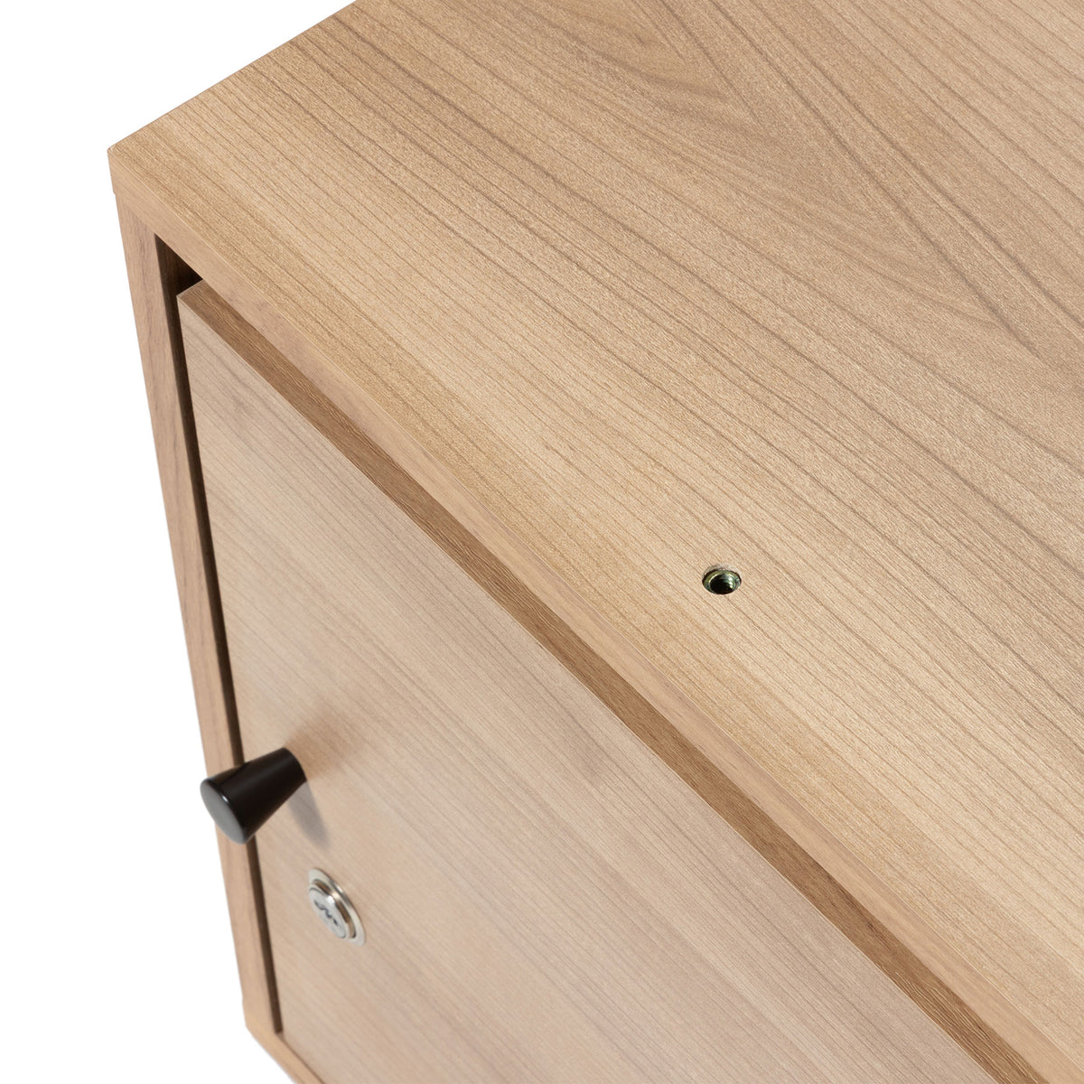 JUNGLE-GYM SHELF LOCKER