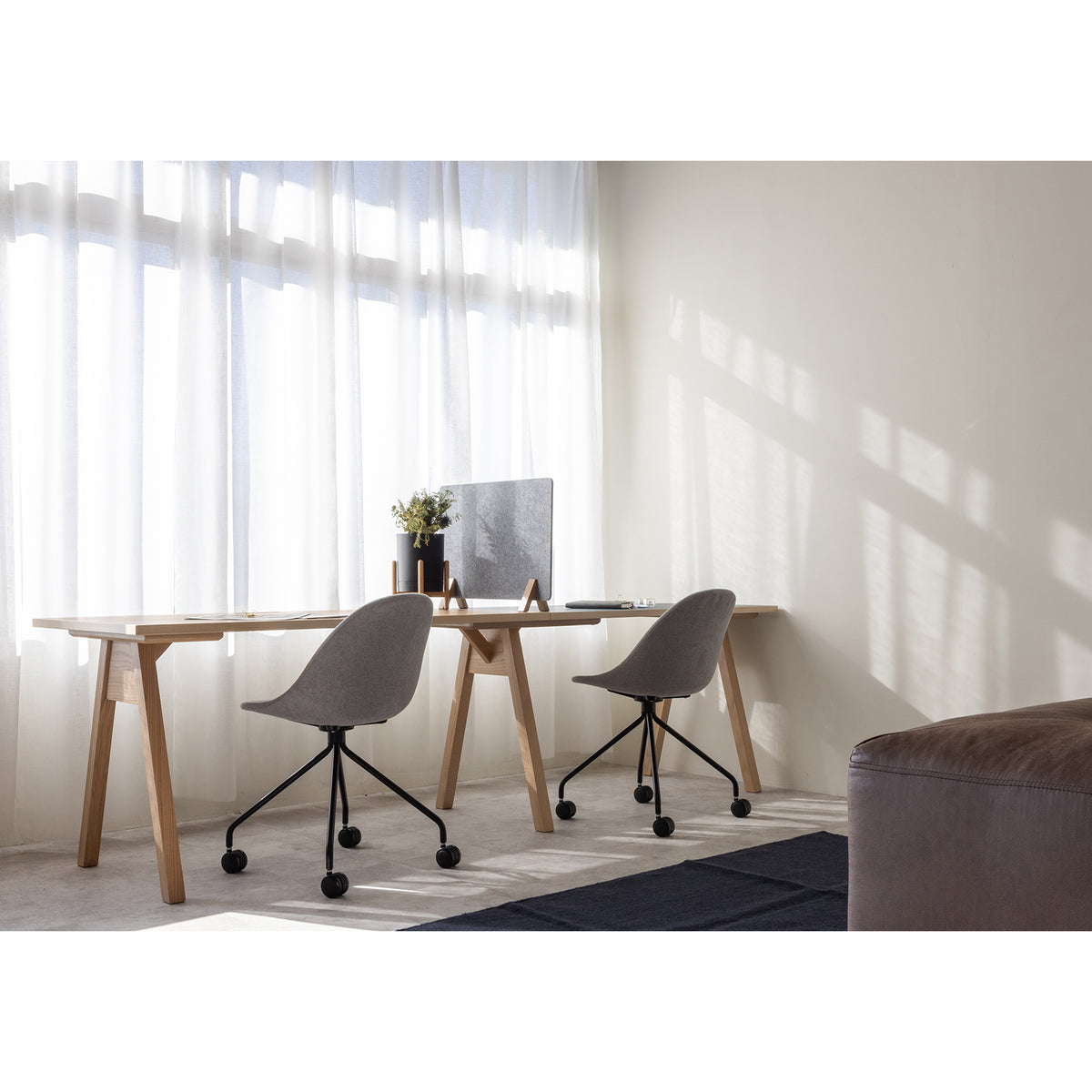 KANOA CASTER CHAIR