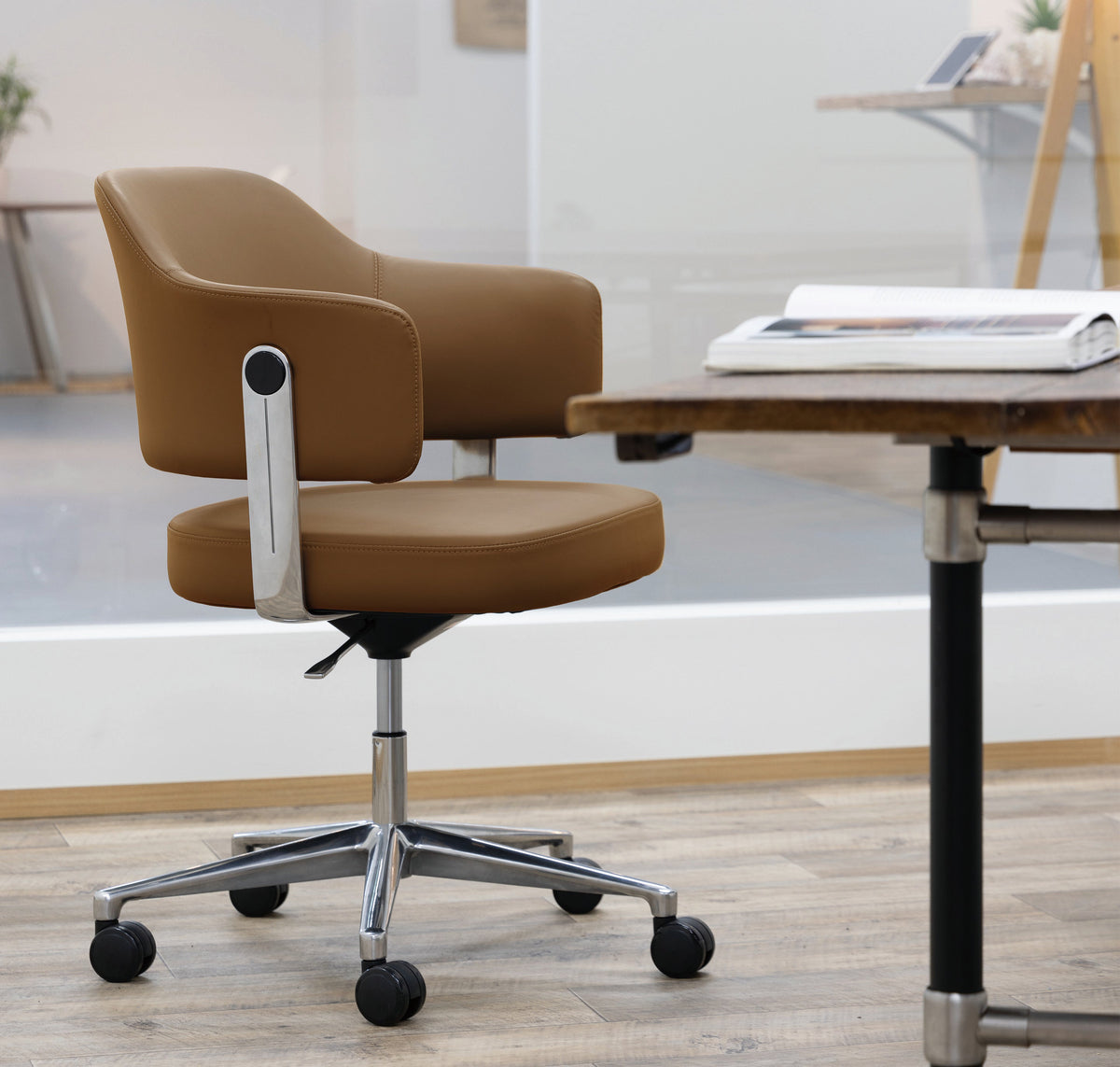 NOG CASTER CHAIR