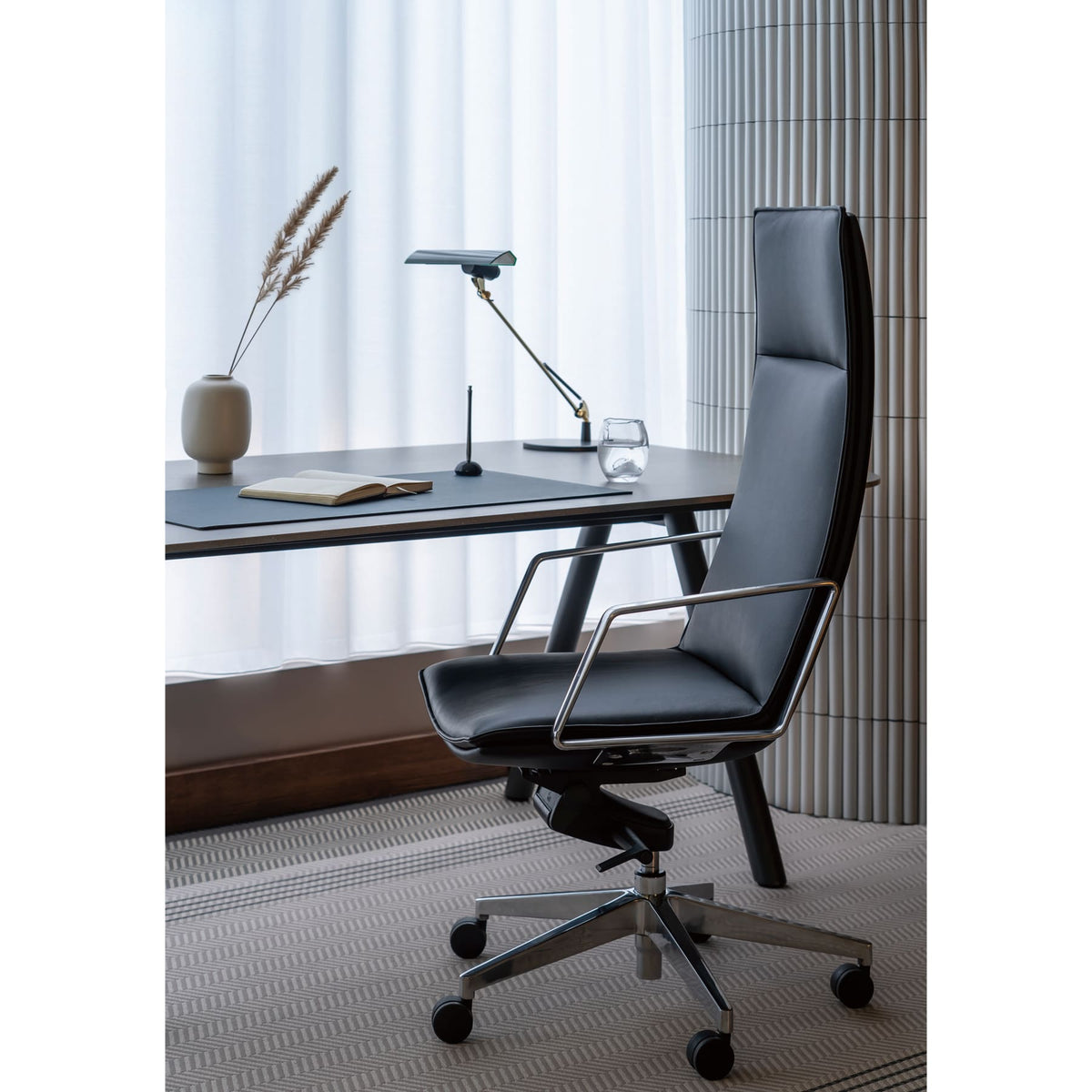 RONAL CHAIR