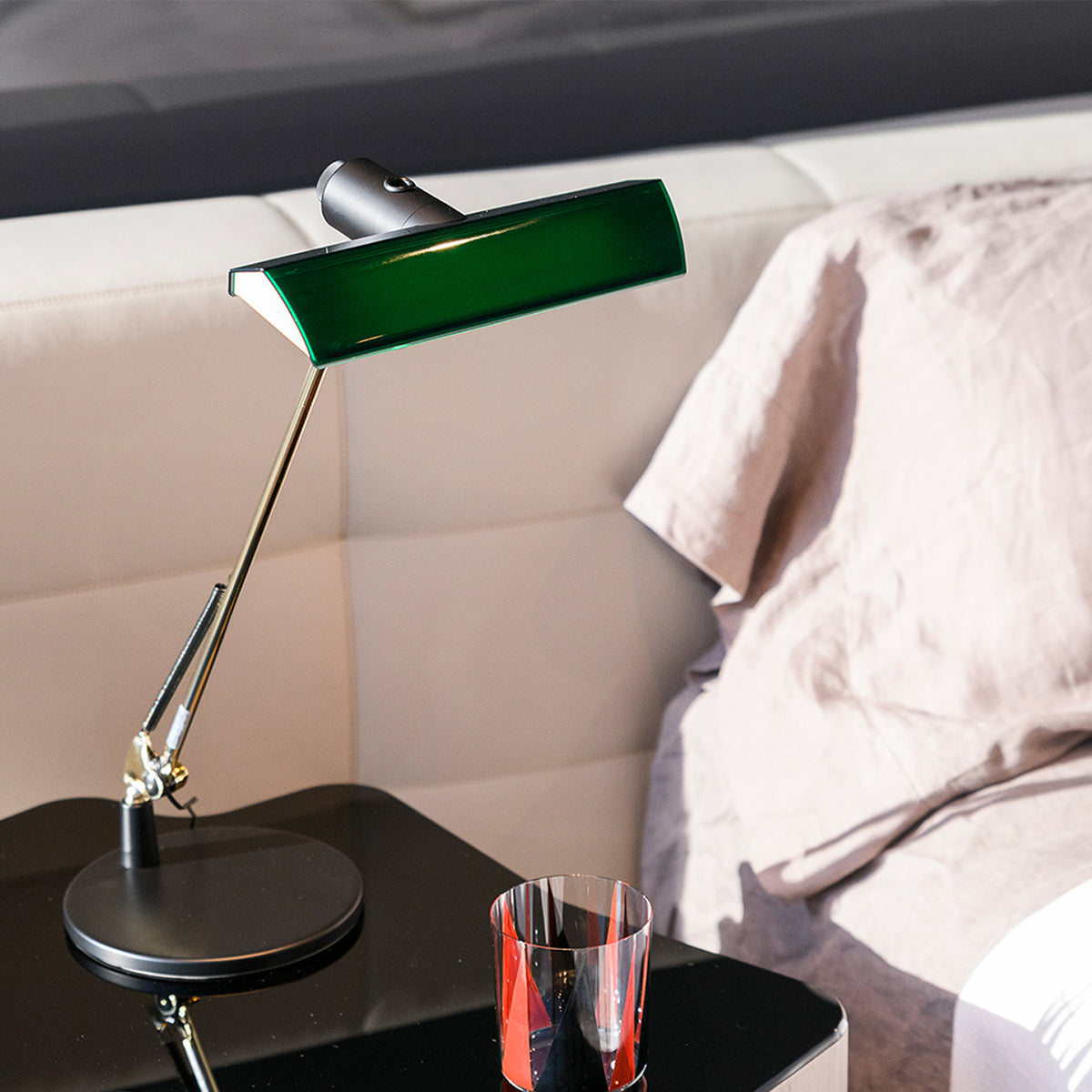 NY TABLE LAMP
