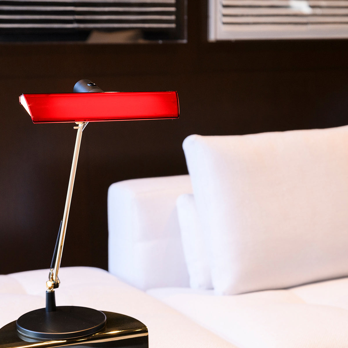 NY TABLE LAMP