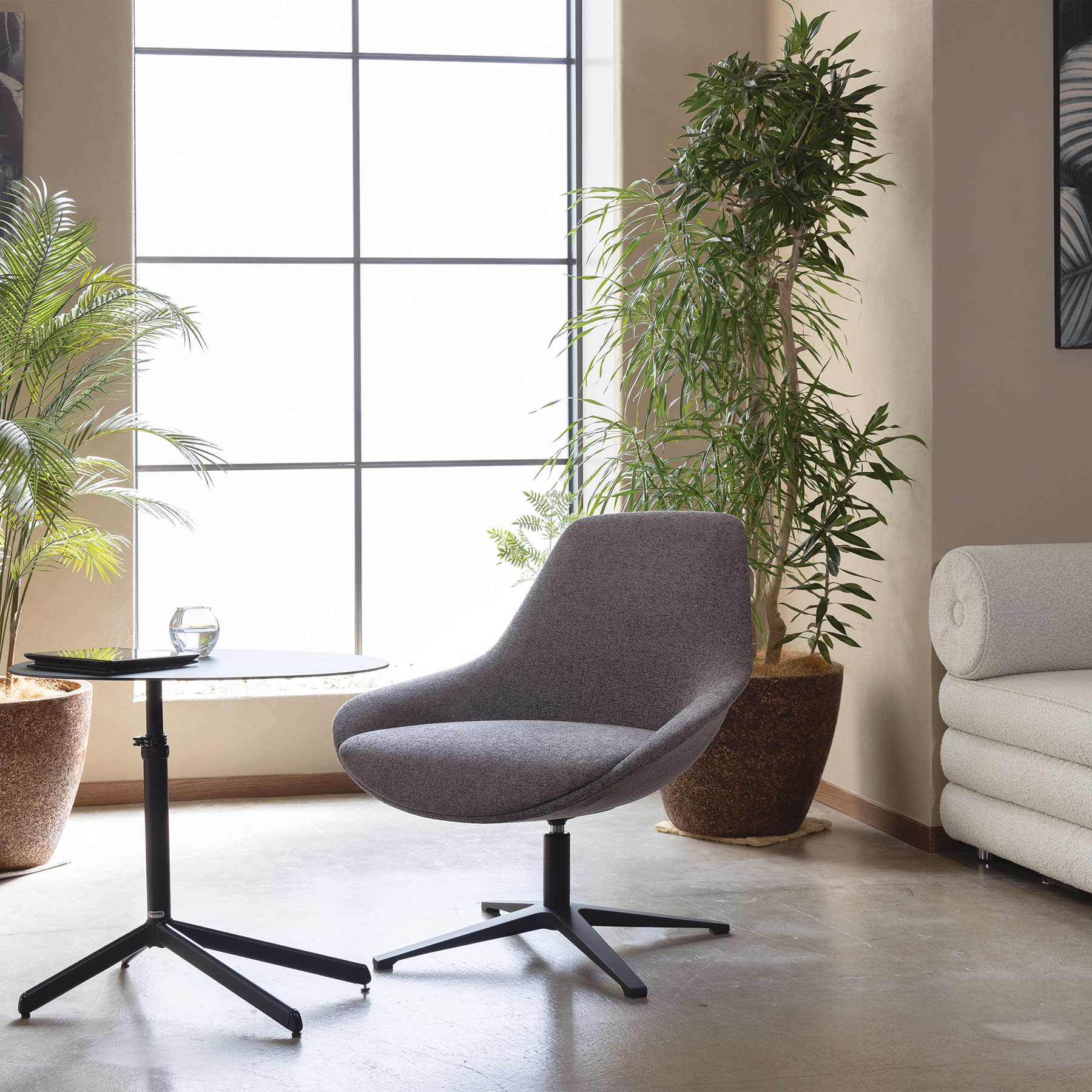 LILIE SWIVEL CHAIR ASPLUND CONTRACT